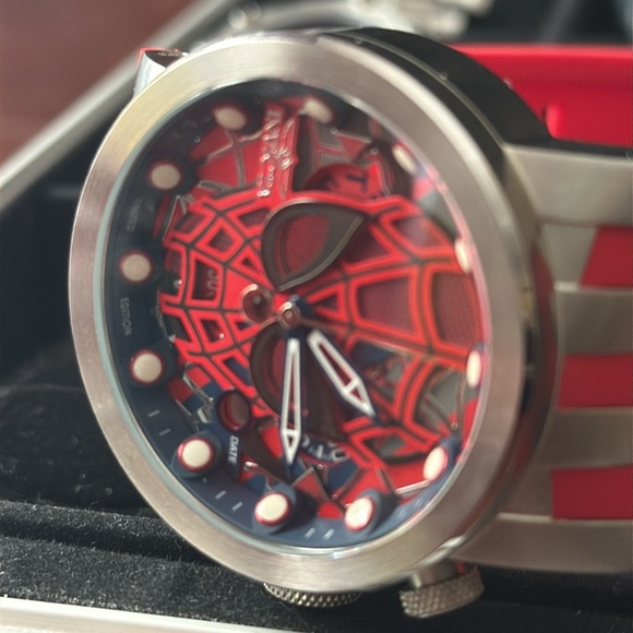 Invicta Spider-Man Limited Edition 0135/3000 Chrono Watch - Picture 16 of 16